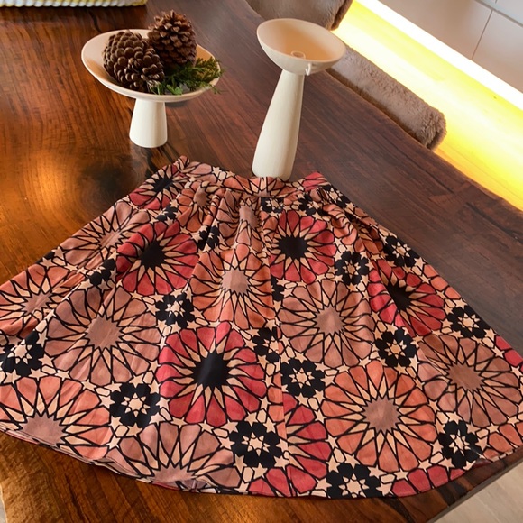 Beautiful Silk Skirt - Picture 1 of 4